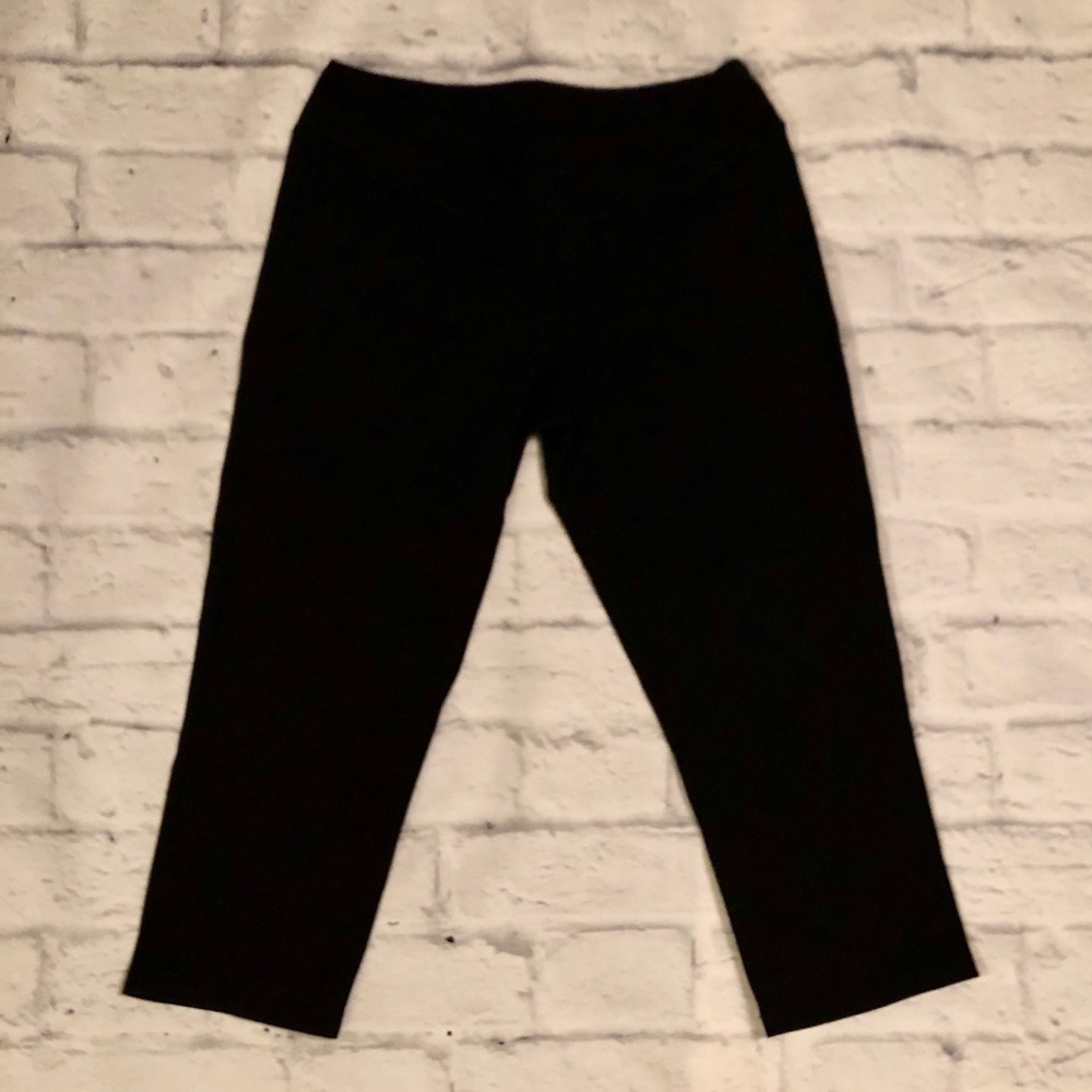 Lucy Capri Yoga Pants